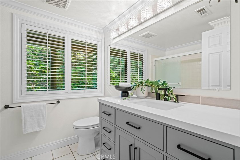 BEAUTIFUL HOME ON A PRIVATE CUL-DE-SAC WITH SERENE GREENBELT - photo 23