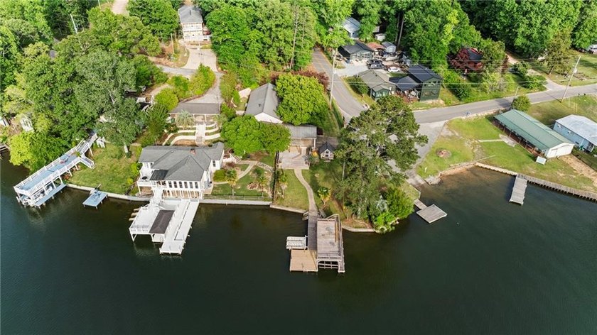 Enjoy lake living on Lake Harding with this 3 bedroom, 2 - photo 25