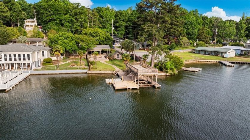 Enjoy lake living on Lake Harding with this 3 bedroom, 2 - photo 28