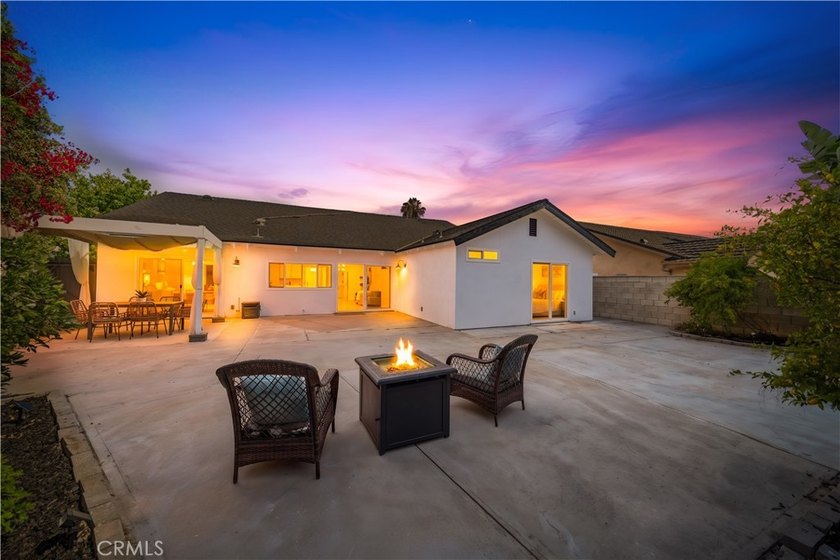 Beautiful single-story home that is ready for new families. LOW - photo 31
