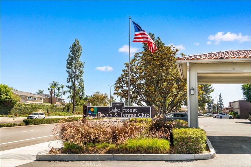 Beautiful single-story home that is ready for new families. LOW - photo 48