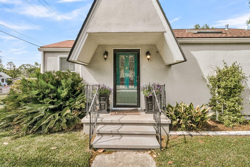 Two blocks from the heart of Park Circle, this renovated - photo 4