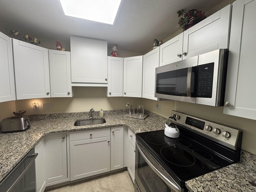 Covenant Towers is a 55 and older fantastic Retirement Community - photo 6
