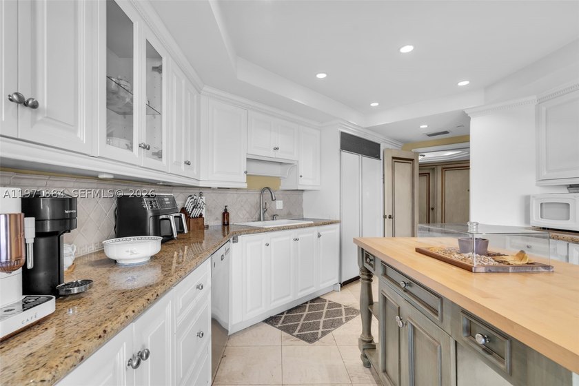 Welcome to Residence 2902 at the prestigious Williams Island - photo 20