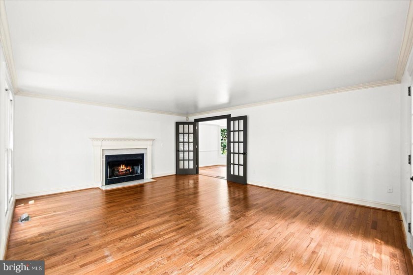 Welcome home to this charming Colonial nestled on a level lot - photo 31