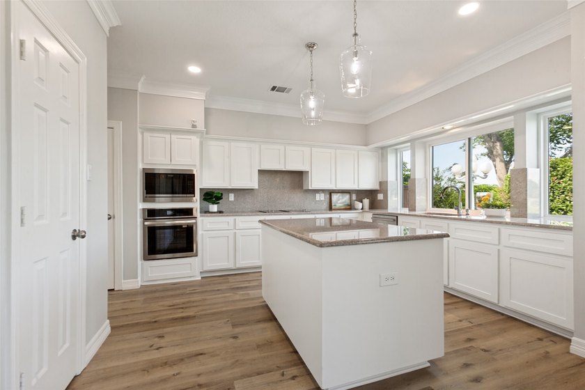 Welcome to your dream home, where luxury, comfort, and golf - photo 10