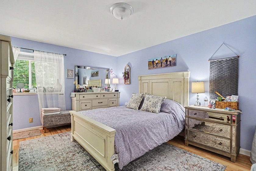 Coastal- chic living meets unbeatable convenience in this - photo 9