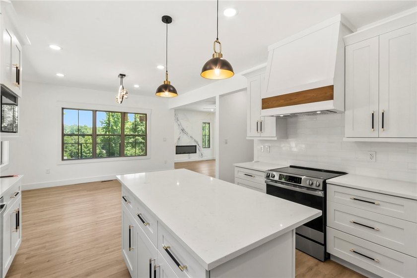 Experience the perfect blend of modern design and lakeside - photo 29