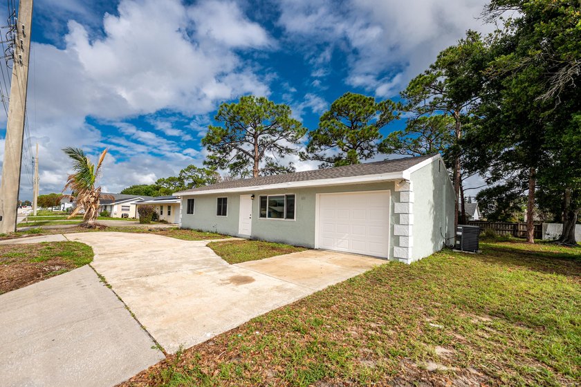 Completely redone and ready to impress! This 3BR/2BA home has - photo 2