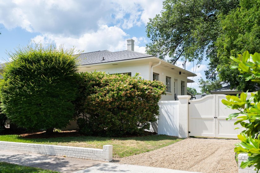 This Wagener Terrace residence offers luxury living in one of - photo 7