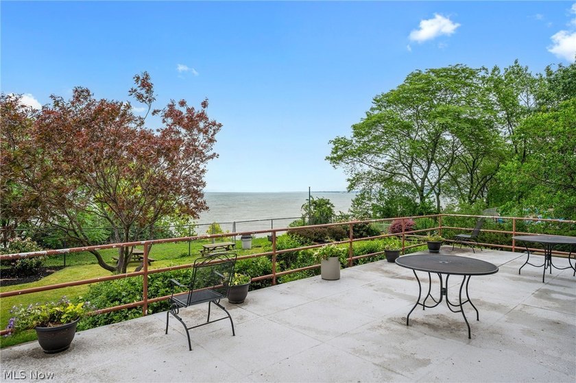 Welcome to The Lake House, Lakewood's premier Gold Coast - photo 22