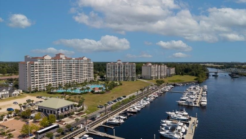 Immaculate and exceptionally well maintained, this 2-bedroom - photo 43