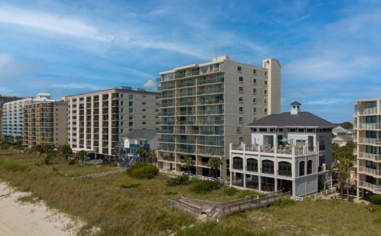 Immaculate and exceptionally well maintained, this 2-bedroom - photo 45