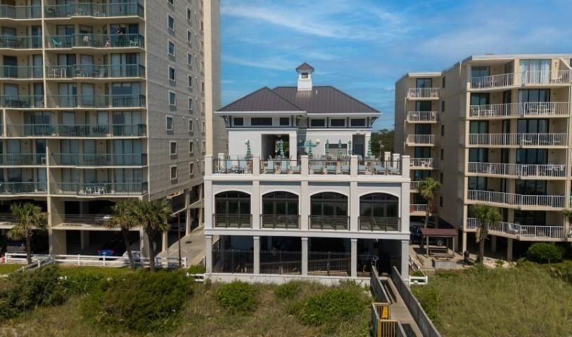 Immaculate and exceptionally well maintained, this 2-bedroom - photo 47