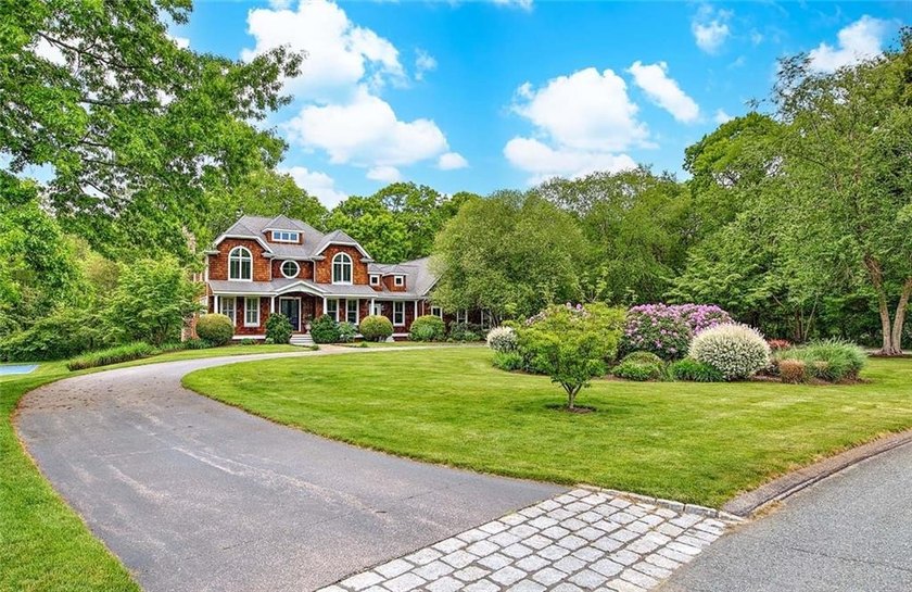 Grandeur meets breezy comfort in this 4-bedroom, 3.5-bath - photo 2