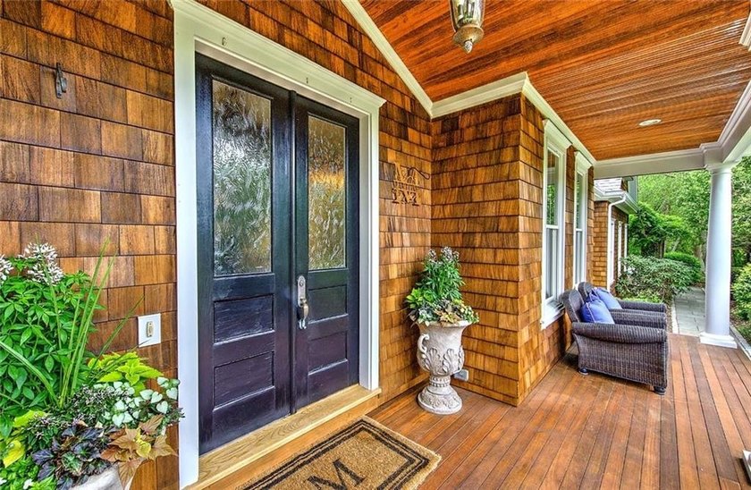 Grandeur meets breezy comfort in this 4-bedroom, 3.5-bath - photo 4
