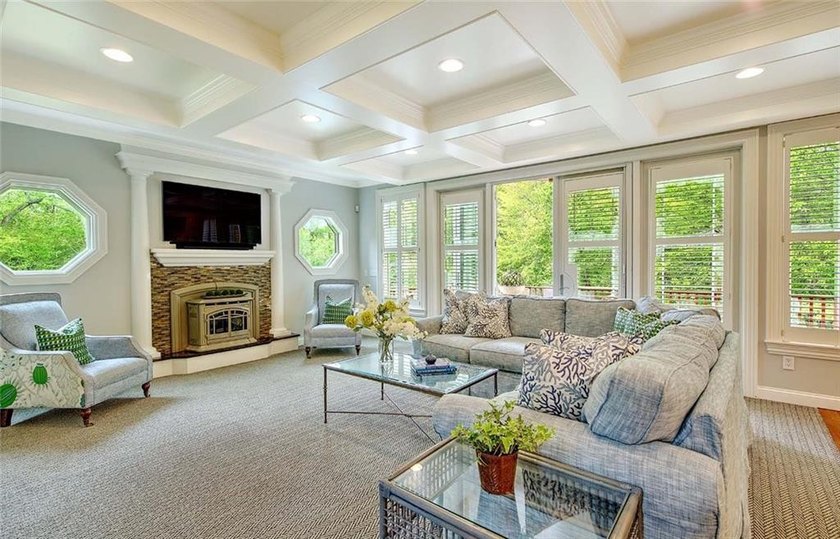 Grandeur meets breezy comfort in this 4-bedroom, 3.5-bath - photo 6