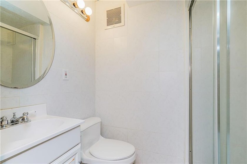 Welcome to 9 Prague Court, an extraordinary custom residence - photo 36