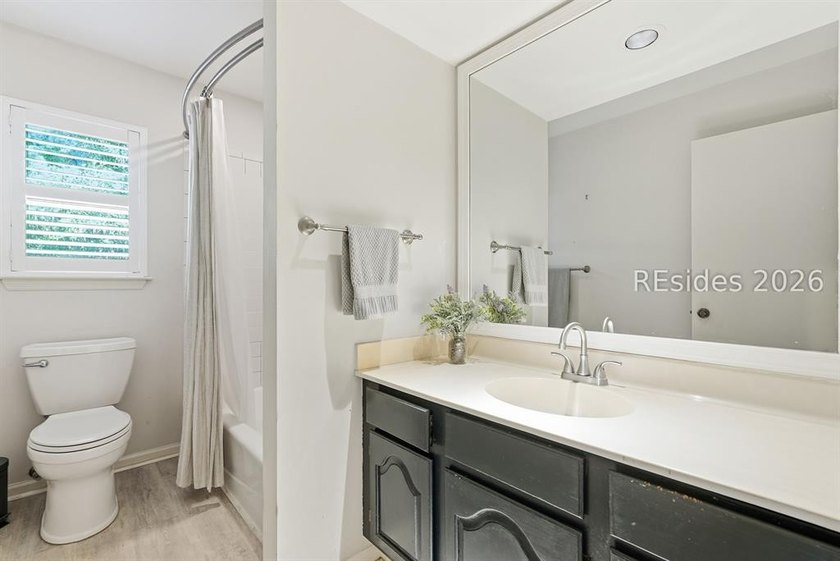Perfectly situated for easy access to Hilton Head Island or - photo 15
