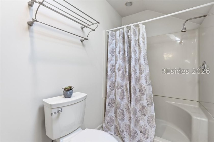 Perfectly situated for easy access to Hilton Head Island or - photo 24