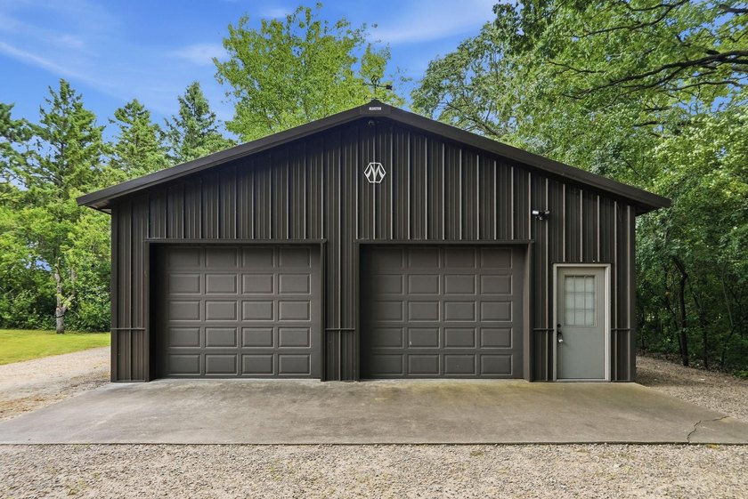 Rare opportunity to own a beautiful one acre lot in an ideal - photo 4