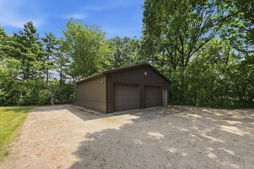 Rare opportunity to own a beautiful one acre lot in an ideal - photo 5