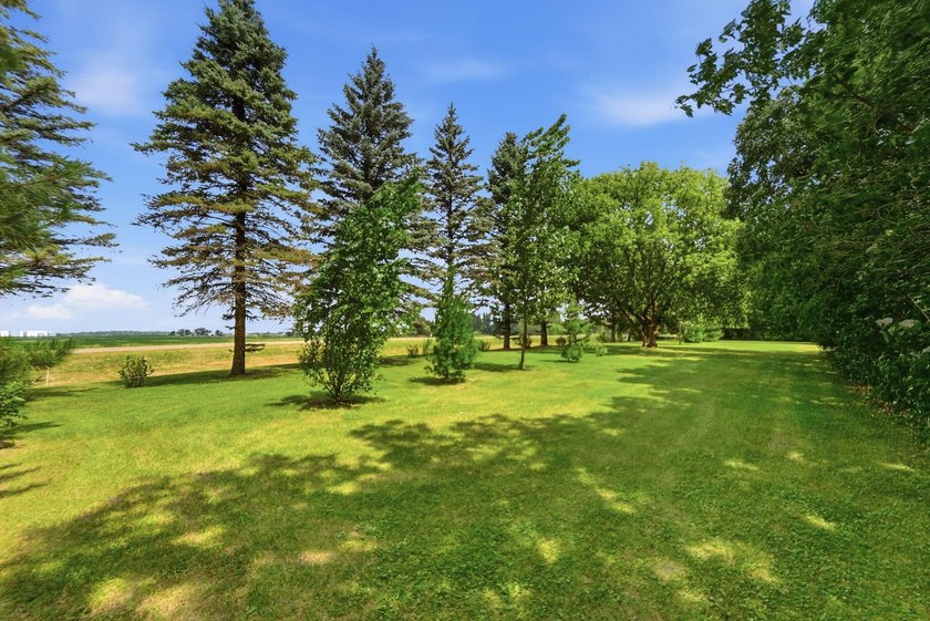 Rare opportunity to own a beautiful one acre lot in an ideal - photo 8