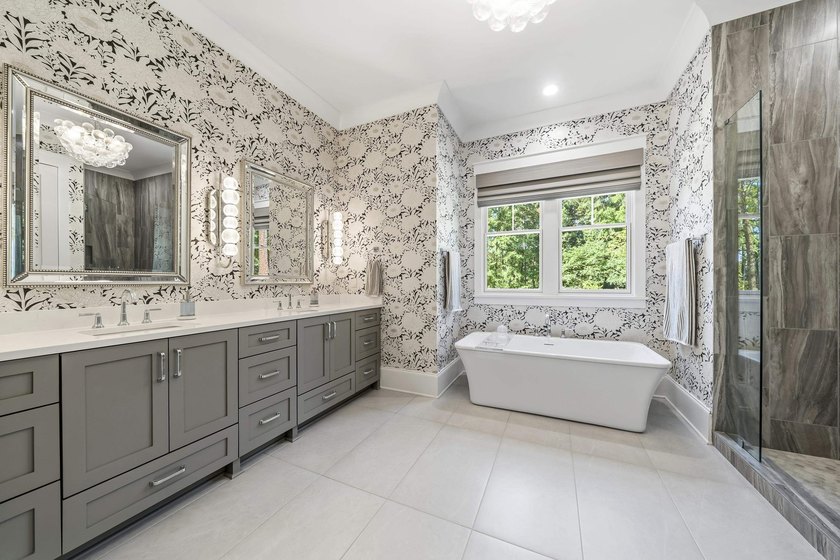 Like New Construction 4 Bedroom/4.5 Bath Custom Home at Reynolds - photo 20