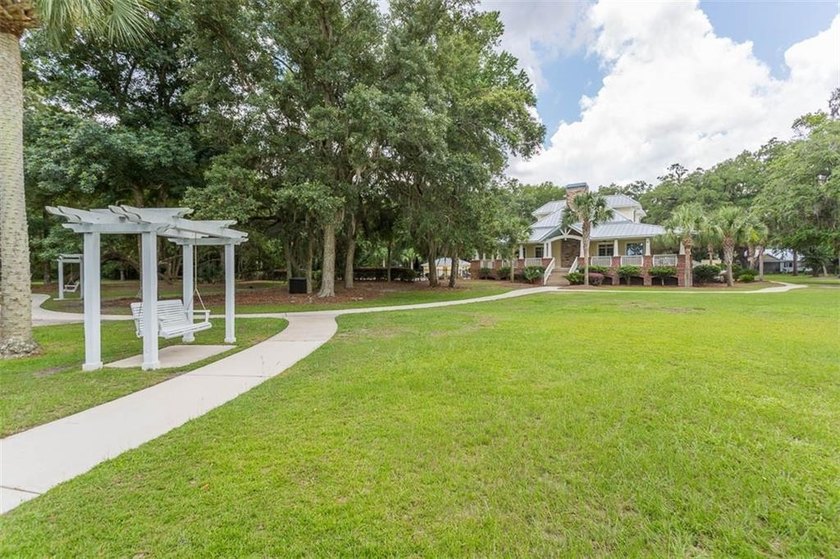 Stunning New Construction Craftsman in Sanctuary Cove - Golf - photo 22