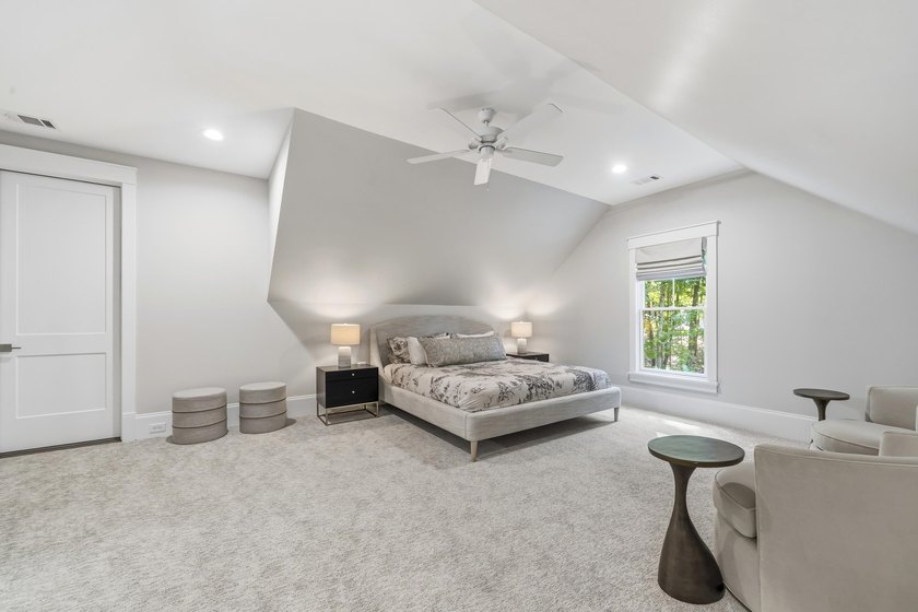 Like New Construction 4 Bedroom/4.5 Bath Custom Home at Reynolds - photo 32