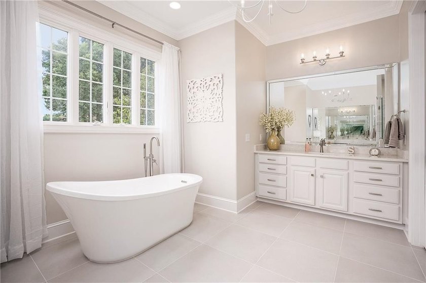 Rarely does a home like this become available in Stonybrook's - photo 11