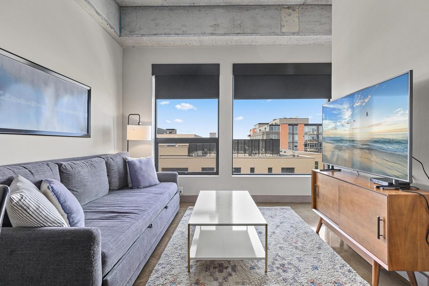 Situated in the vibrant and chic Mpls North Loop, this alcove - photo 6
