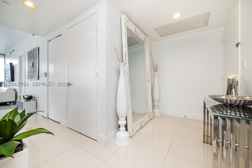 Experience luxury living at Icon Brickell Tower I - Bright - photo 14