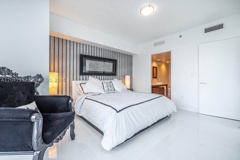 Experience luxury living at Icon Brickell Tower I - Bright - photo 22