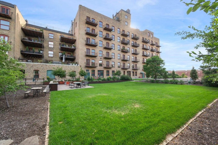 What a special property in the Itasca Lofts. Years ago, it was - photo 7