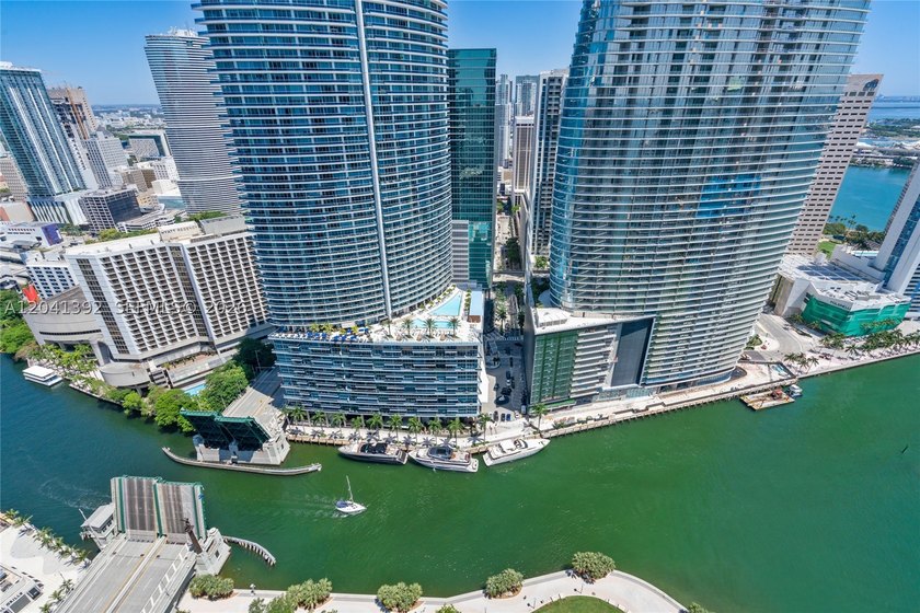 Experience luxury living at Icon Brickell Tower I - Bright - photo 29