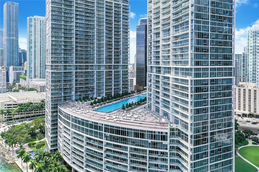 Experience luxury living at Icon Brickell Tower I - Bright - photo 31