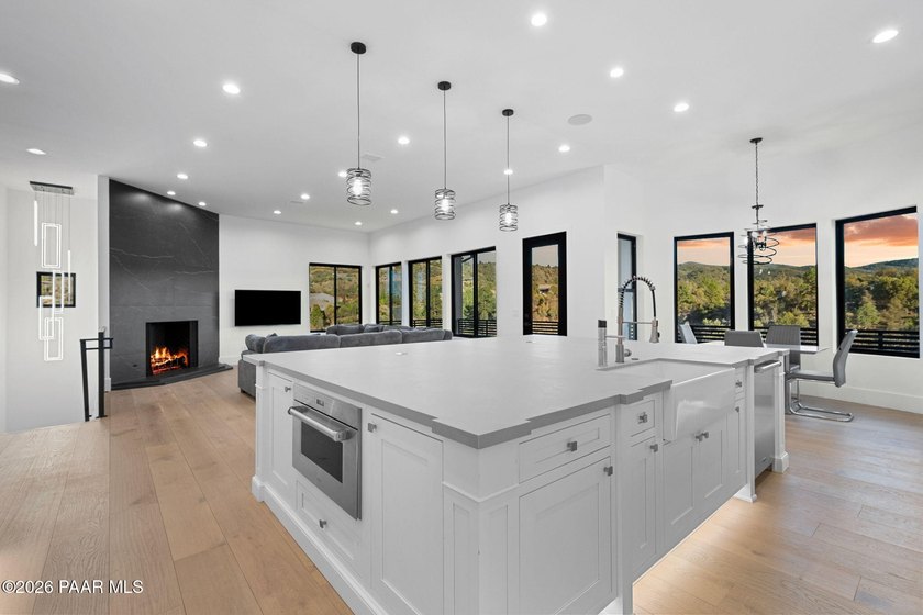 Extensively reimagined beginning in 2020, this modern luxury - photo 11