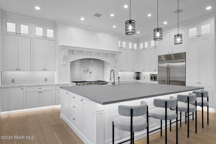 Extensively reimagined beginning in 2020, this modern luxury - photo 12
