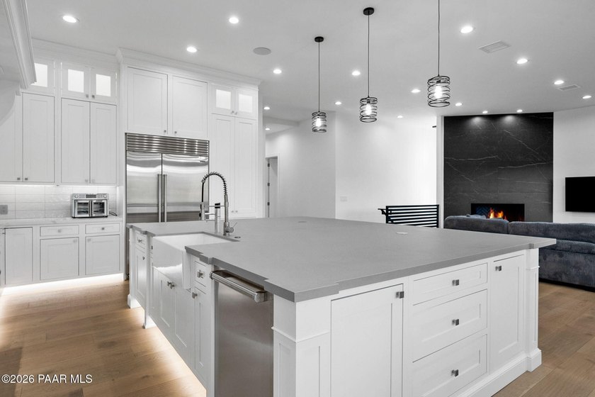 Extensively reimagined beginning in 2020, this modern luxury - photo 13