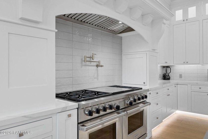 Extensively reimagined beginning in 2020, this modern luxury - photo 14