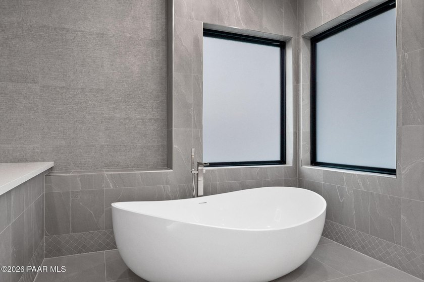 Extensively reimagined beginning in 2020, this modern luxury - photo 31