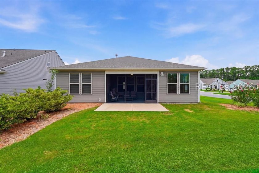 Built in 2021, this beautifully designed one-story home in Sun - photo 33