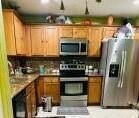 GREAT CONDITION TOWNHOUSE, 1ST FLOOR TILED ON THE DIAG. VINYLS - photo 33