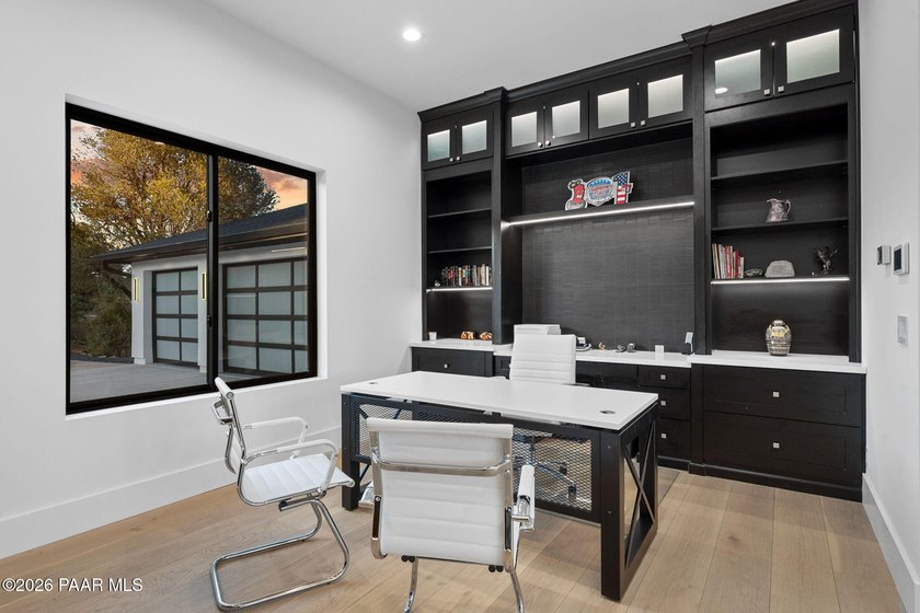 Extensively reimagined beginning in 2020, this modern luxury - photo 34