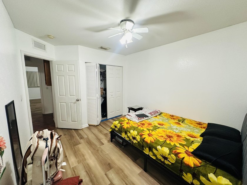 GREAT CONDITION TOWNHOUSE, 1ST FLOOR TILED ON THE DIAG. VINYLS - photo 38