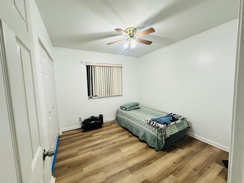 GREAT CONDITION TOWNHOUSE, 1ST FLOOR TILED ON THE DIAG. VINYLS - photo 39