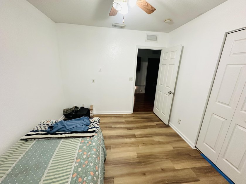 GREAT CONDITION TOWNHOUSE, 1ST FLOOR TILED ON THE DIAG. VINYLS - photo 41