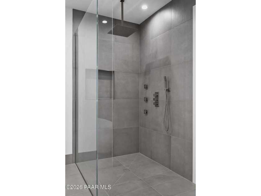 Extensively reimagined beginning in 2020, this modern luxury - photo 45