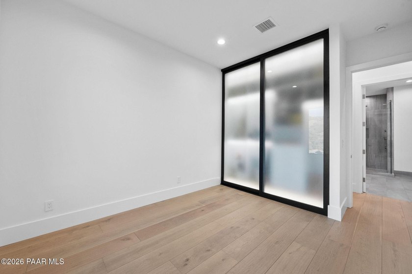 Extensively reimagined beginning in 2020, this modern luxury - photo 47